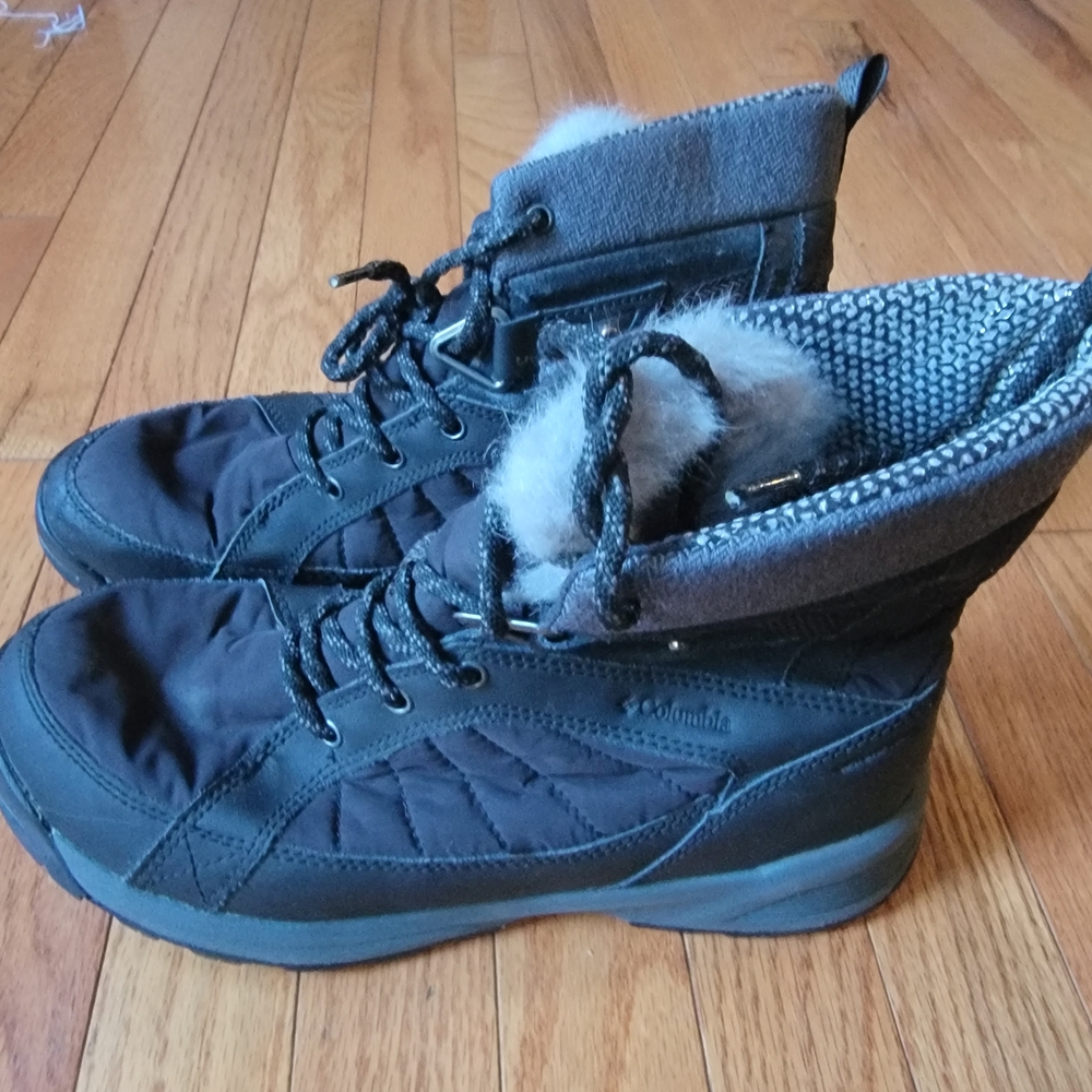 Columbia Black Winter Boots